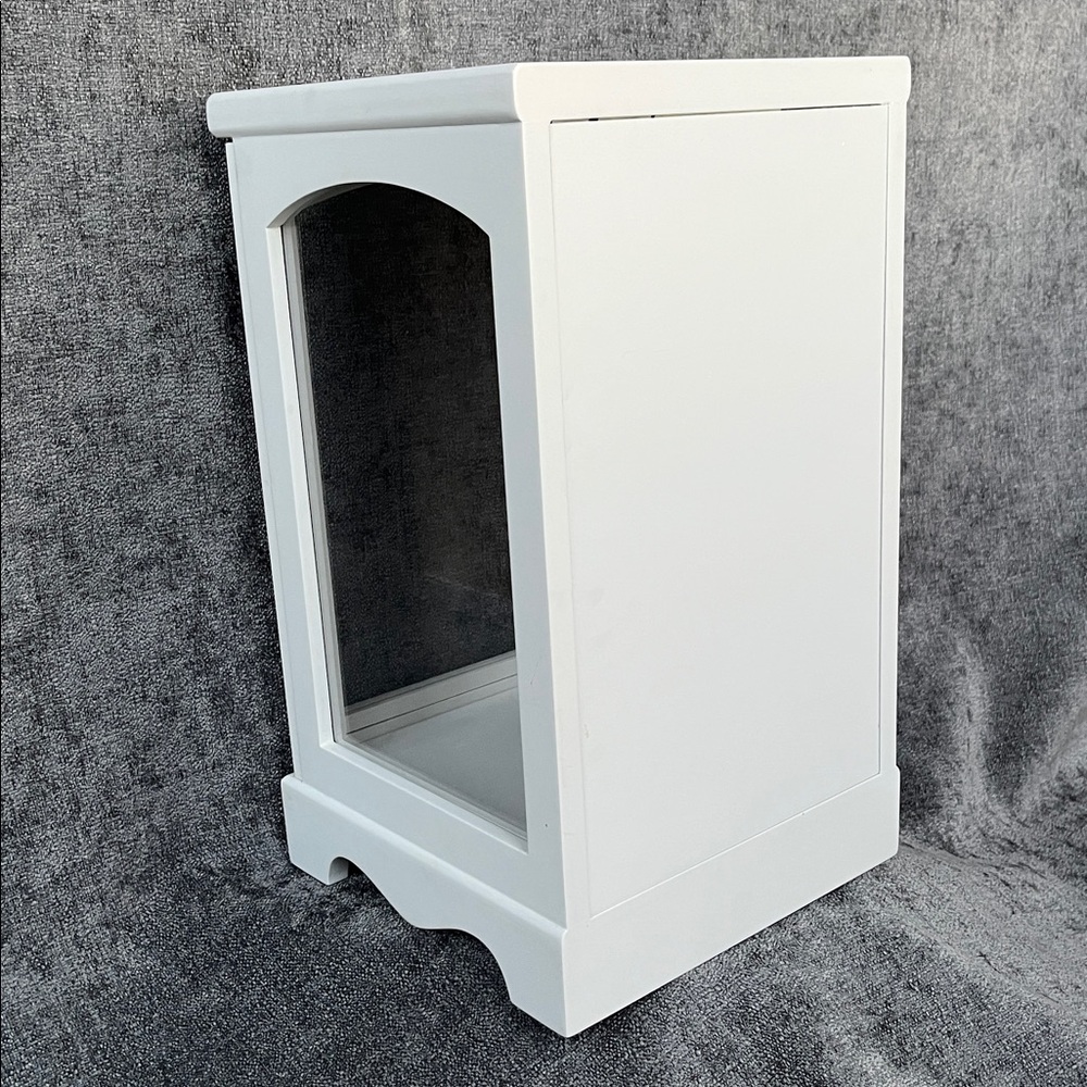 White Wooden Display Case with Mirrored Back - Picture 15 of 15